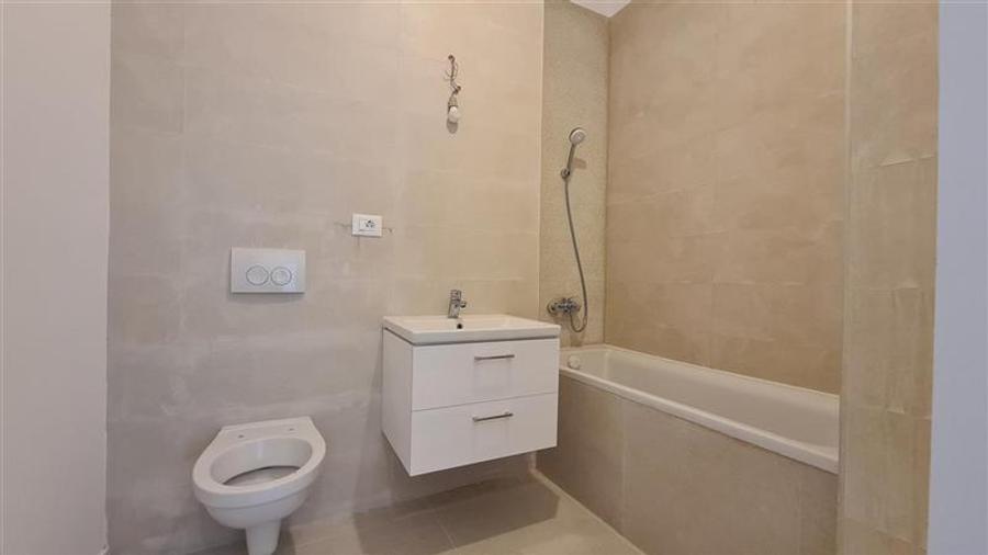 Apartament cu 2 camere nedecomandat în Aradului — fotografia 3