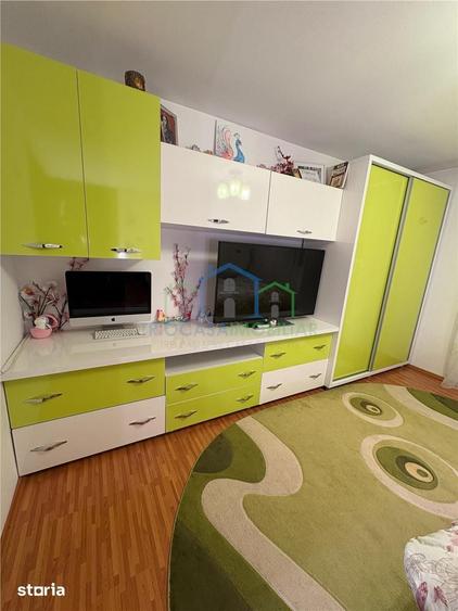 Casă cu 8 camere cu Teren 800 Mp în Central