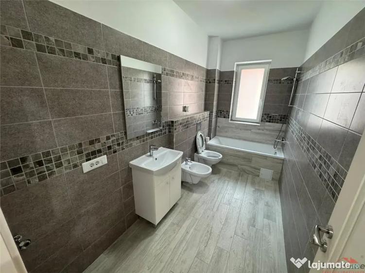 Spațiu comercial, de 45 mp, în Central