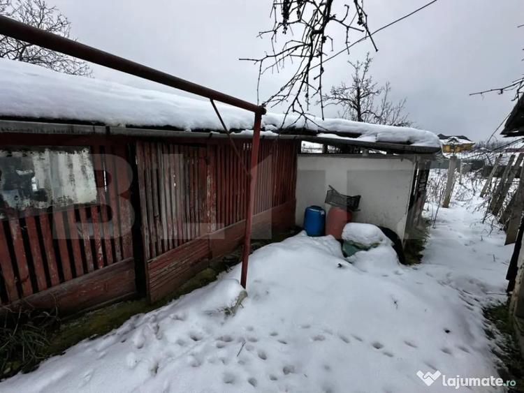 Casa cu 2 apartamente, 6 camere, teren 800 mp-ideal pensiune - 9
