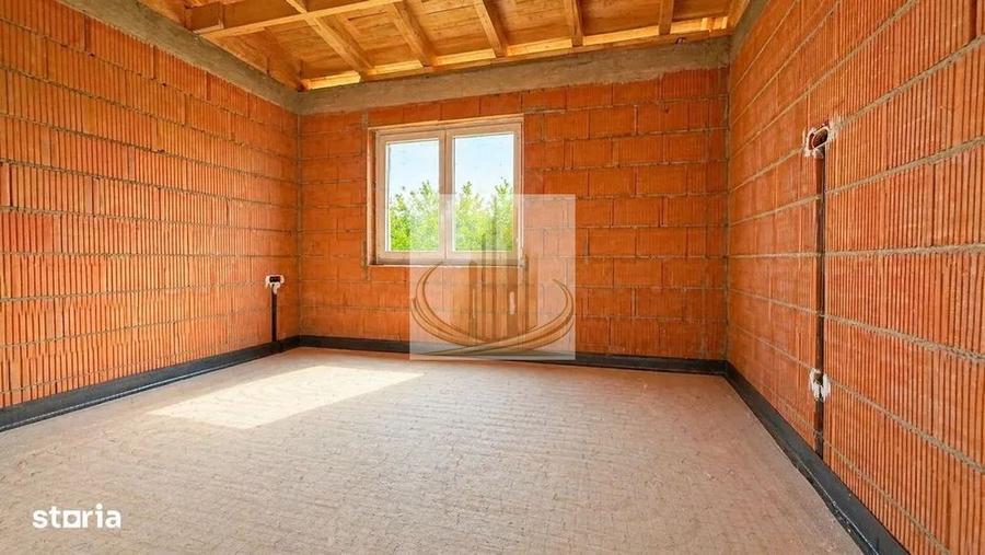 Duplex cu 3 camere cu Canalizare în Remetea Mare