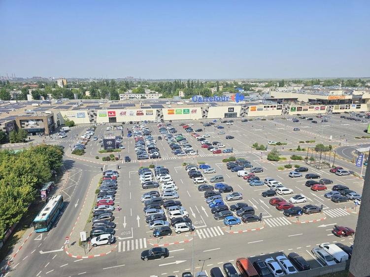 Garsonieră decomandată, mobilată în Bd. Coșbuc