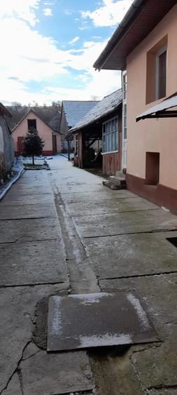 Casă cu 2 camere cu Teren 461 Mp în Dăișoara