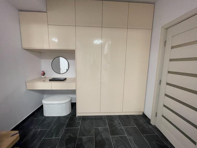 Apartament cu 2 camere semidecomandat, mobilat în Florești