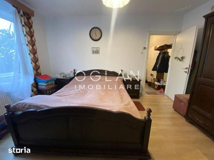 Apartament cu 3 camere în Vasile Aaron