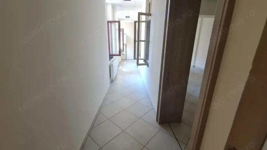 Spatiu in zona centrala, ideal pentru clinica - 1