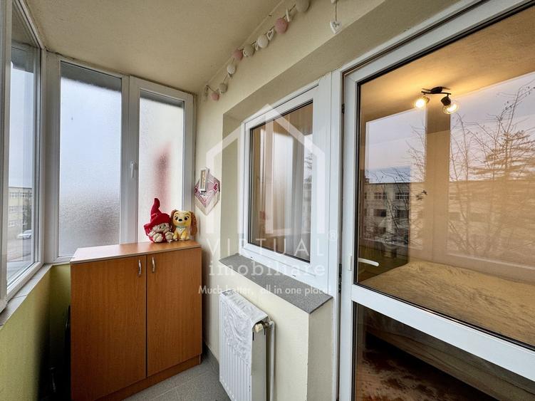 Apartament cu 3 camere decomandat în Valea Aurie