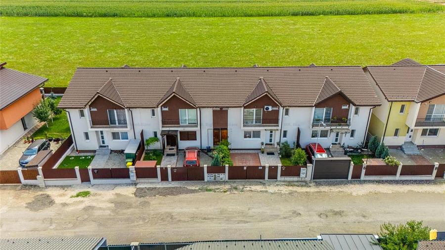 Duplex cu 4 camere cu Teren 227 Mp în Sânpetru
