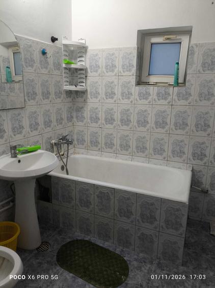Apartament cu 4 camere decomandat în Central