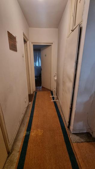 Apartament cu 3 camere semidecomandat în Iancului
