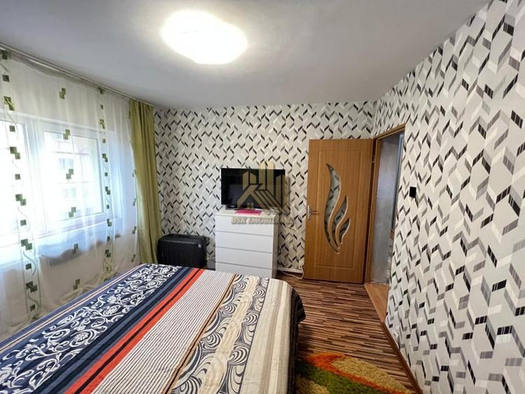 Apartament cu 4 camere decomandat, mobilat în Bartolomeu