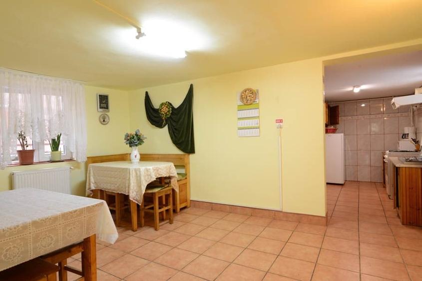 Casă individuală cu 5 camere cu Canalizare în Dâmbul Rotund