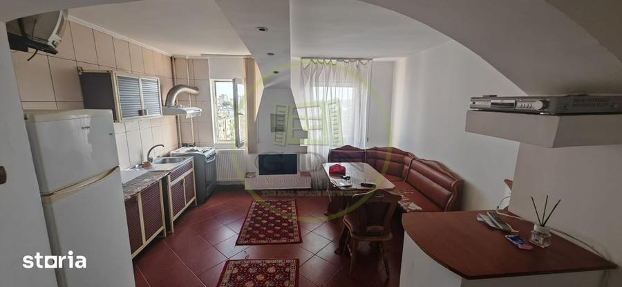 Apartament cu 2 camere semidecomandat, mobilat în Craiovița Nouă