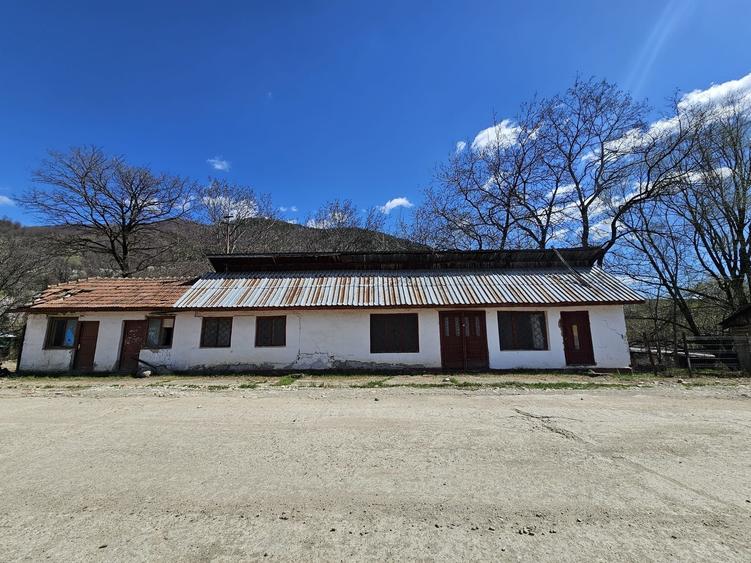 Spațiu comercial, de 800 mp, în Central