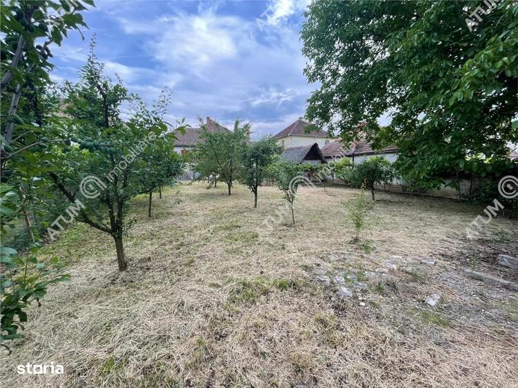 Casă cu 4 camere decomandat în Sub Arini