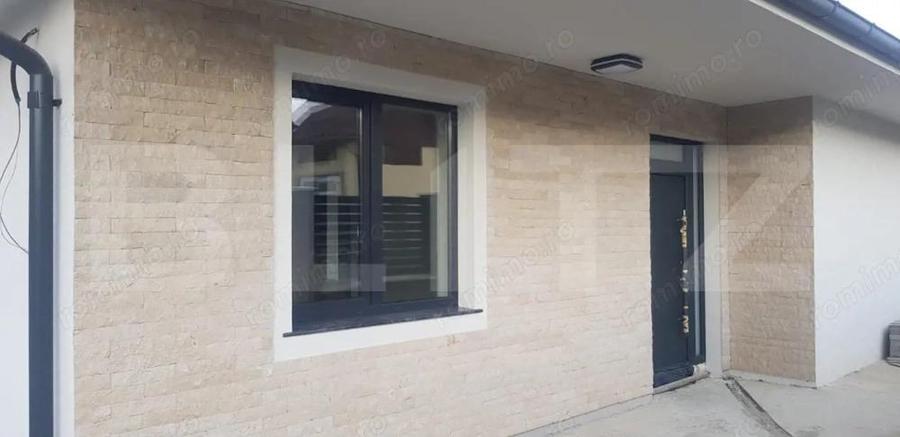 Casă cu 5 camere cu Teren 739 Mp în Apahida