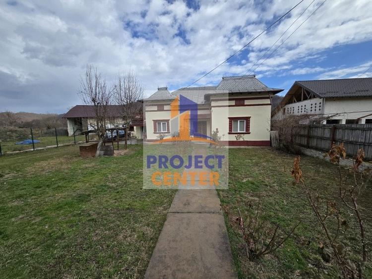 Casă individuală cu 3 camere cu Teren 2561 Mp în Băbana