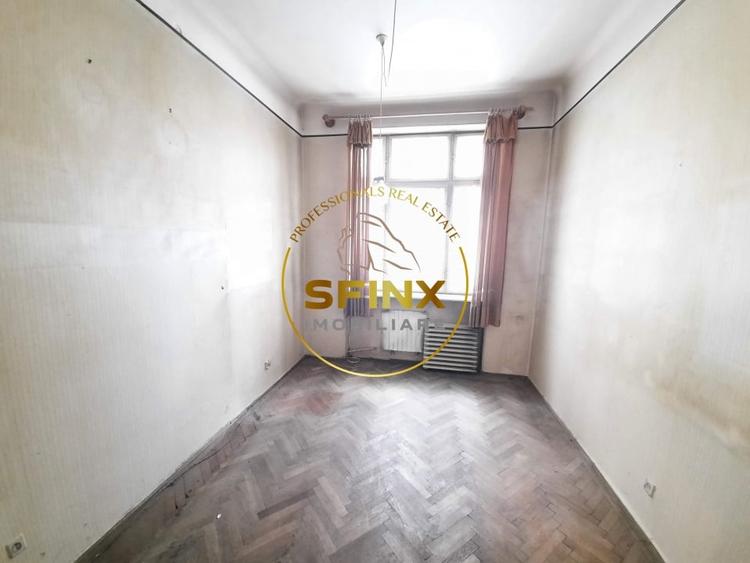 Apartament cu 4 camere semidecomandat în Cișmigiu