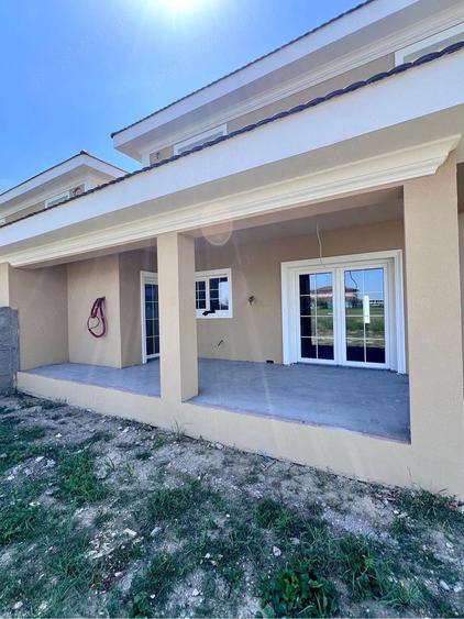 Casă cu 7 camere cu Teren 334 Mp în Central