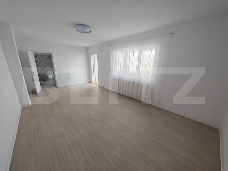 Casă individuală cu 5 camere cu Canalizare în Central