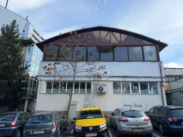 Spațiu comercial, de 715 mp, în Exterior Vest