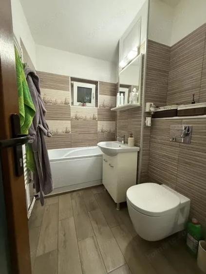Apartament cu 4 camere decomandat, mobilat în Baba-Dochia