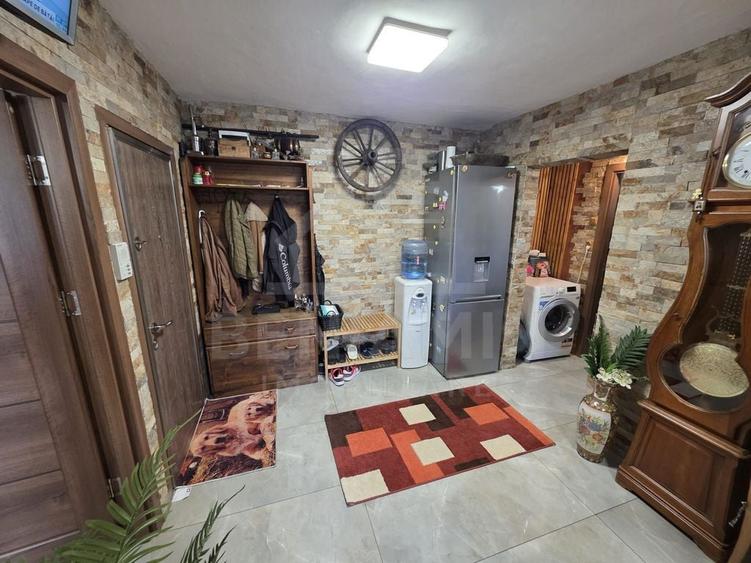 Apartament cu 2 camere semidecomandat în Rovine