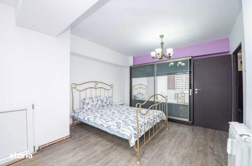 Apartament cu 3 camere decomandat în Rovine