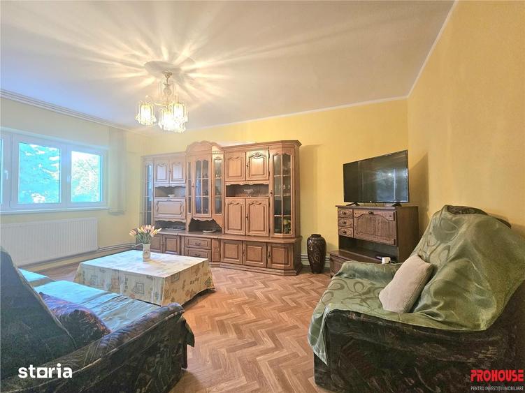 Apartament cu 3 camere decomandat în Bistrița Lac