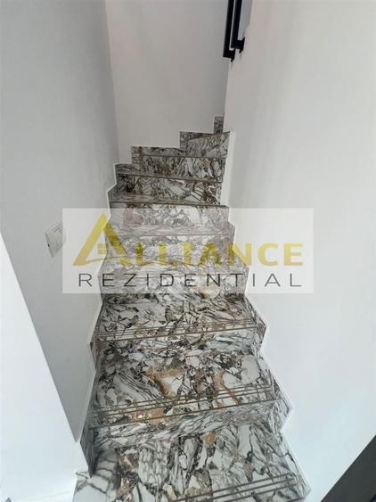 Casă individuală cu 4 camere decomandat cu Canalizare în Berceni