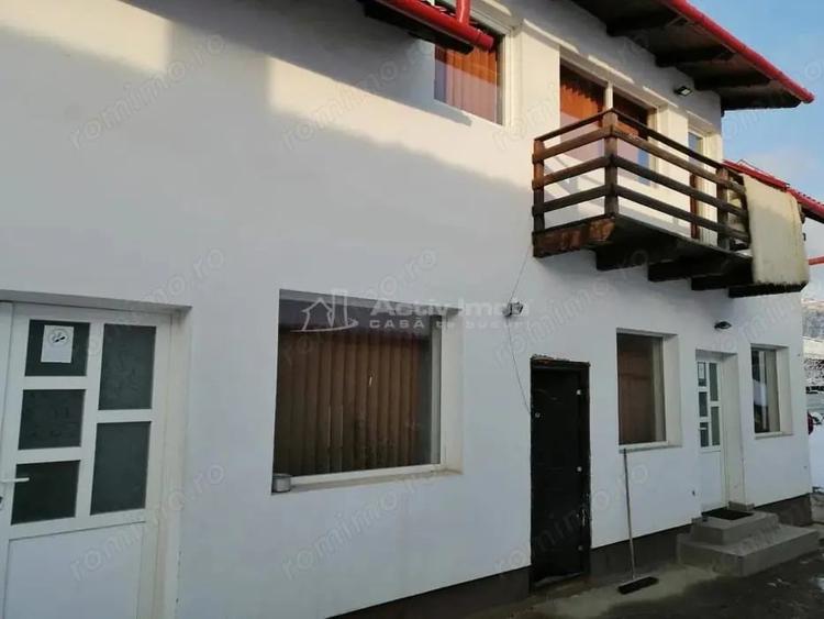 Casă cu 10 camere cu Teren 980 Mp în Central
