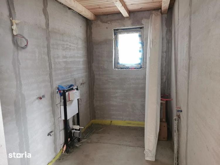 Casă cu 3 camere cu Teren 500 Mp în Popricani