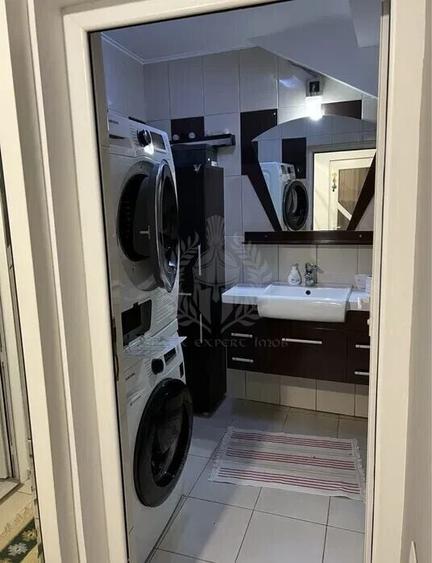 Casă individuală cu 4 camere cu Canalizare în Central