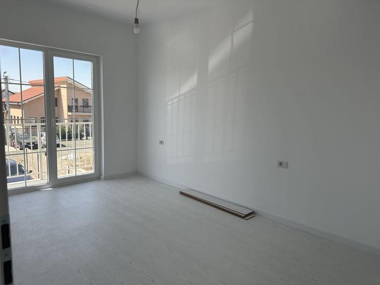 Casă cu 4 camere în Moșnița Nouă