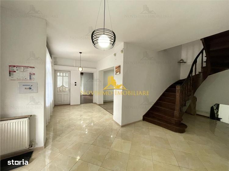 Casă cu 4 camere cu Teren 200 Mp în Central