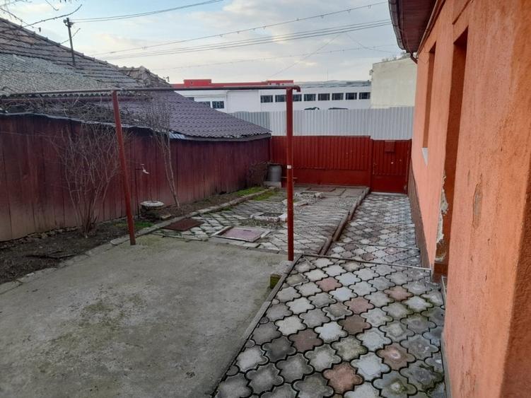 Casă individuală cu 3 camere cu Canalizare în Mureșeni