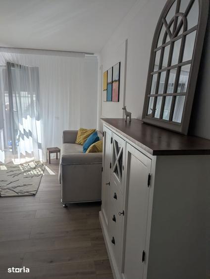 Casă cu 5 camere cu Teren 89 Mp în Străulești