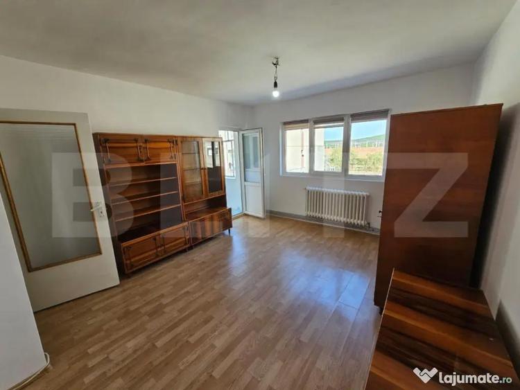 Garsonieră decomandată în Central