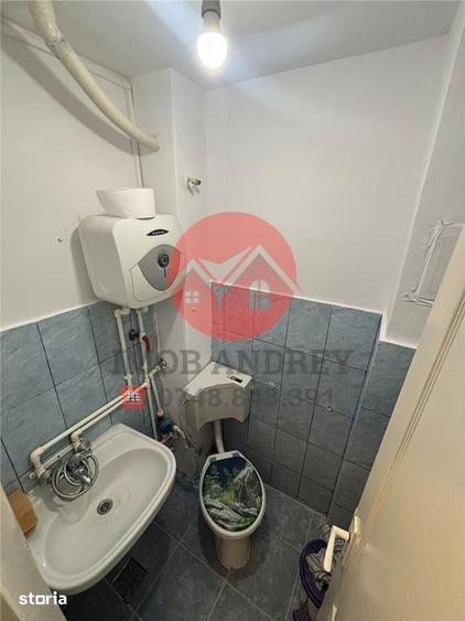 Garsonieră în Vest