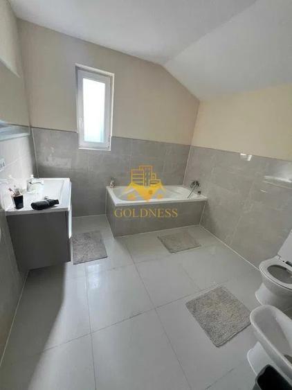 Casă individuală cu 5 camere cu Canalizare în Dezmir
