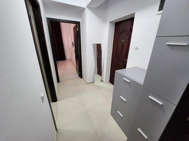 Apartament cu 2 camere decomandat, mobilat în Central