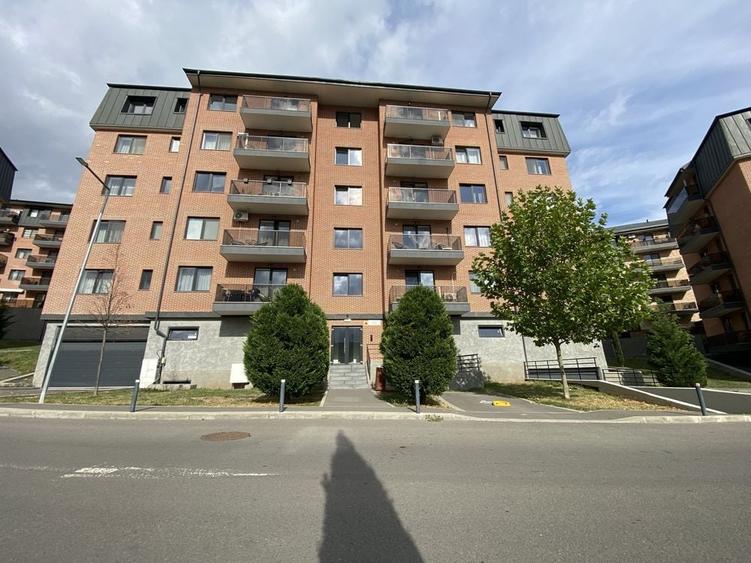 Apartament cu 2 camere nedecomandat în Chinteni