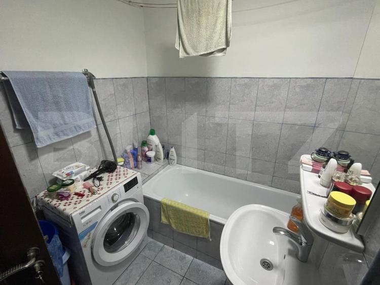Apartament cu 3 camere decomandat, mobilat în Centrul Civic