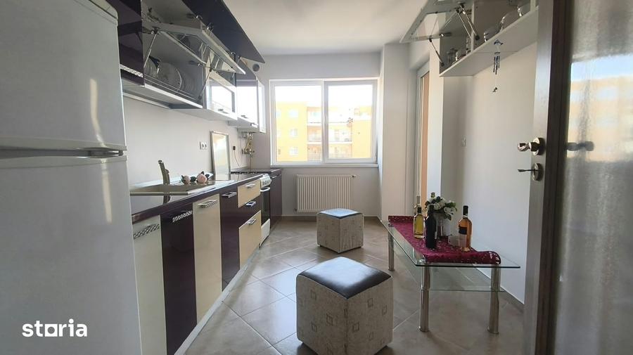Apartament cu 4 camere decomandat în Central