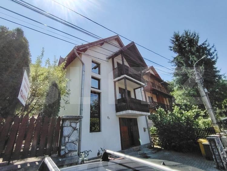 Casă individuală cu 5 camere cu Canalizare în Sovata