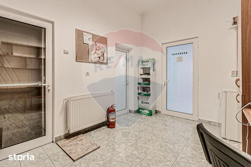 Spațiu comercial, de 40 mp, în Intim