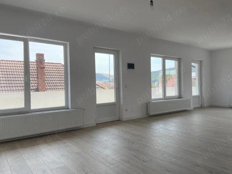 Spațiu comercial, de 60 mp, în Florești