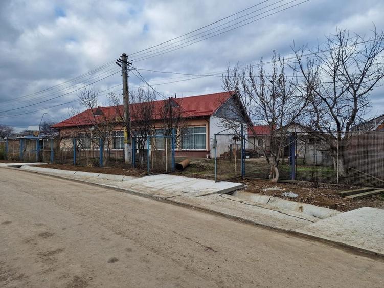Se oferă spre vânzare / închiriere clădire cu spațiu comercial - 25