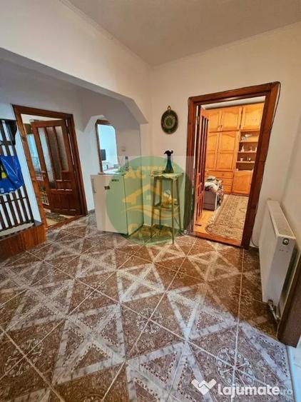Apartament 3 camere, etaj 1 - 3