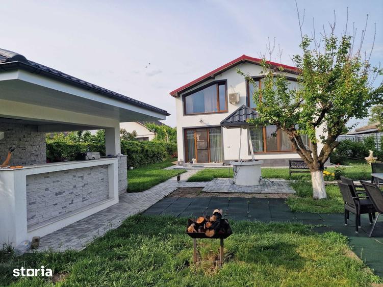 Casă cu 6 camere cu Teren 1300 Mp în Cazasu